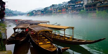 長(zhǎng)沙出發(fā)到黃龍洞、張家界、天門(mén)山、鳳凰古城四日游